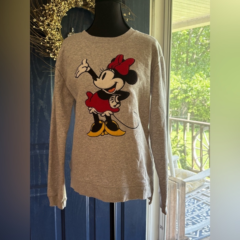Disney Ladies Character Minnie MouseSweatshirt with Chenille Patch size M